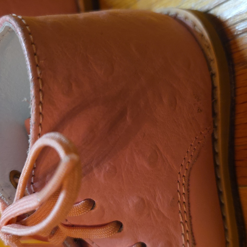 Like New!!! JOSMO Walker Shoes Size 4 Pink Ostrich - Picture 3 of 8